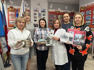 Связь времен: сотрудники МСЧ № 142 передали музею частичку истории медицины