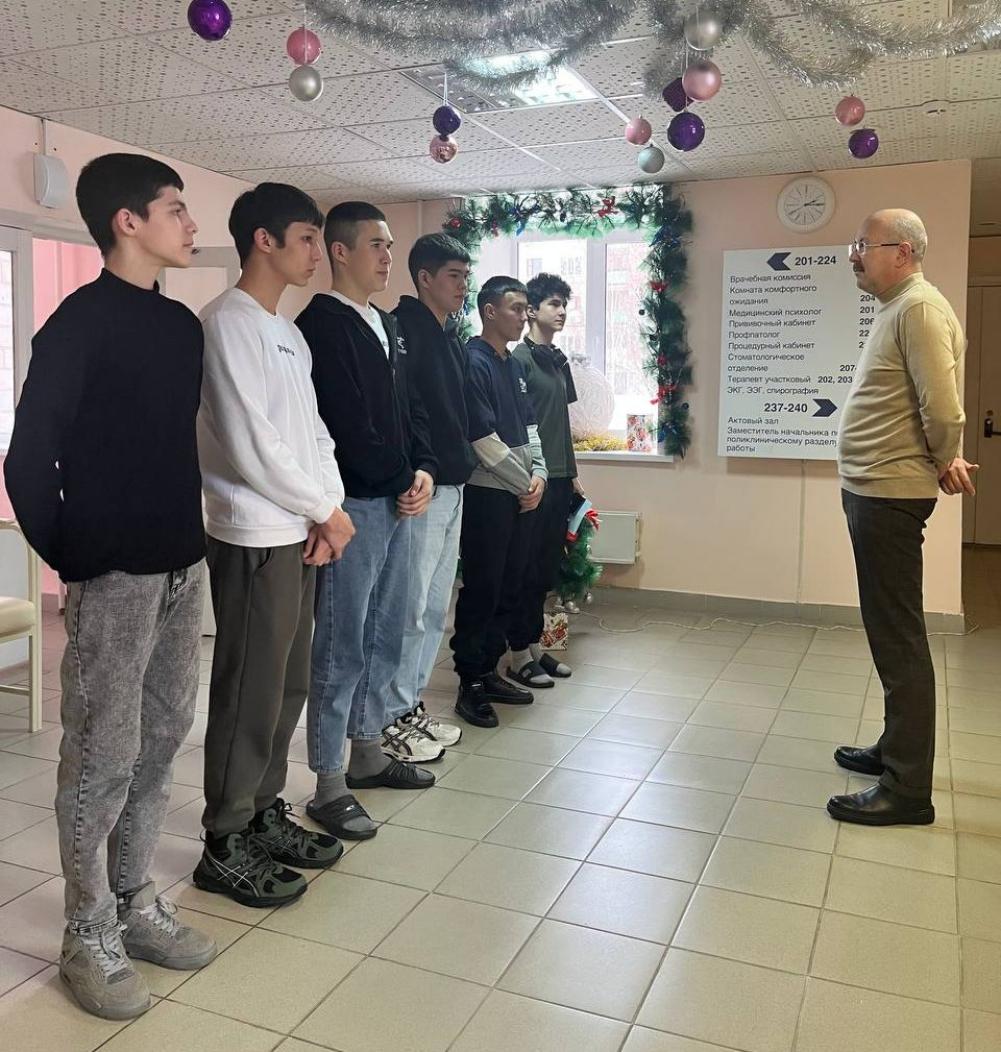В Межгорье началась первичная постановка юношей на воинский учет